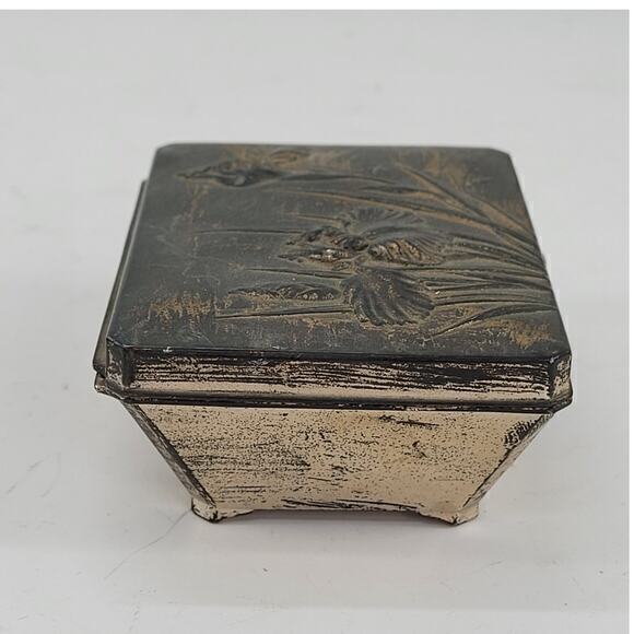 Vintage Metal Iris Flower Raised Relief Silk Lined Trinket Box Jewelry Box - Picture 5 of 10